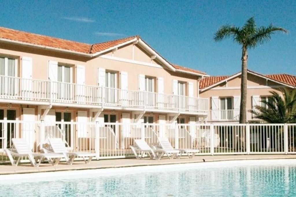 T3 En Duplex Avec Grande Piscine Apartment Англе Екстериор снимка